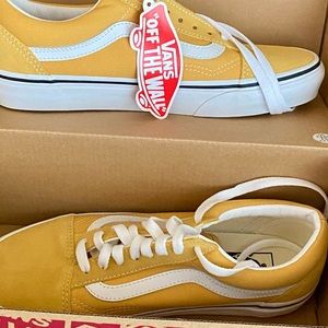 Old Skool Vans- size 6.5 men/8 women NEVER WORN